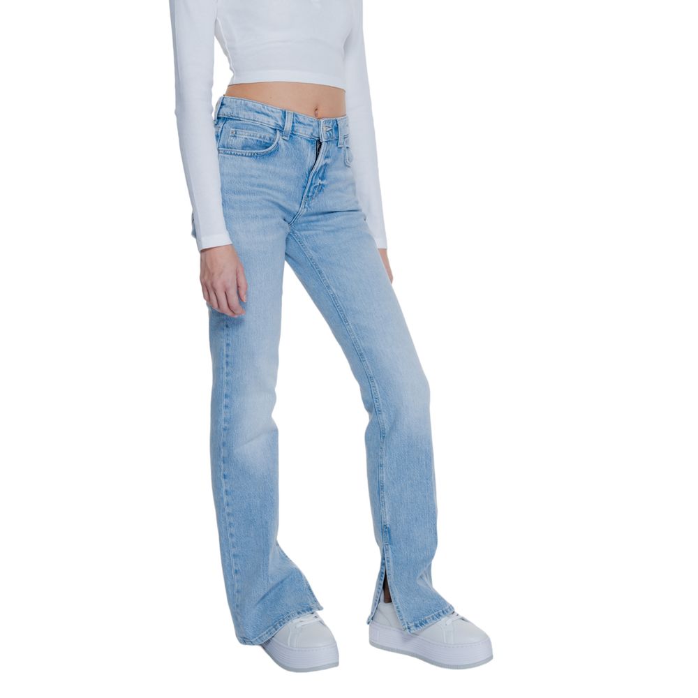Vaqueros y pantalones de algodón azul claro
