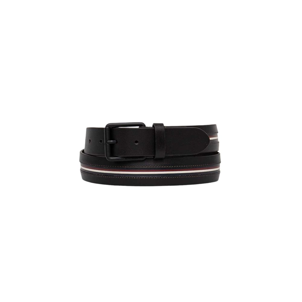 Cinturón de cuero negro