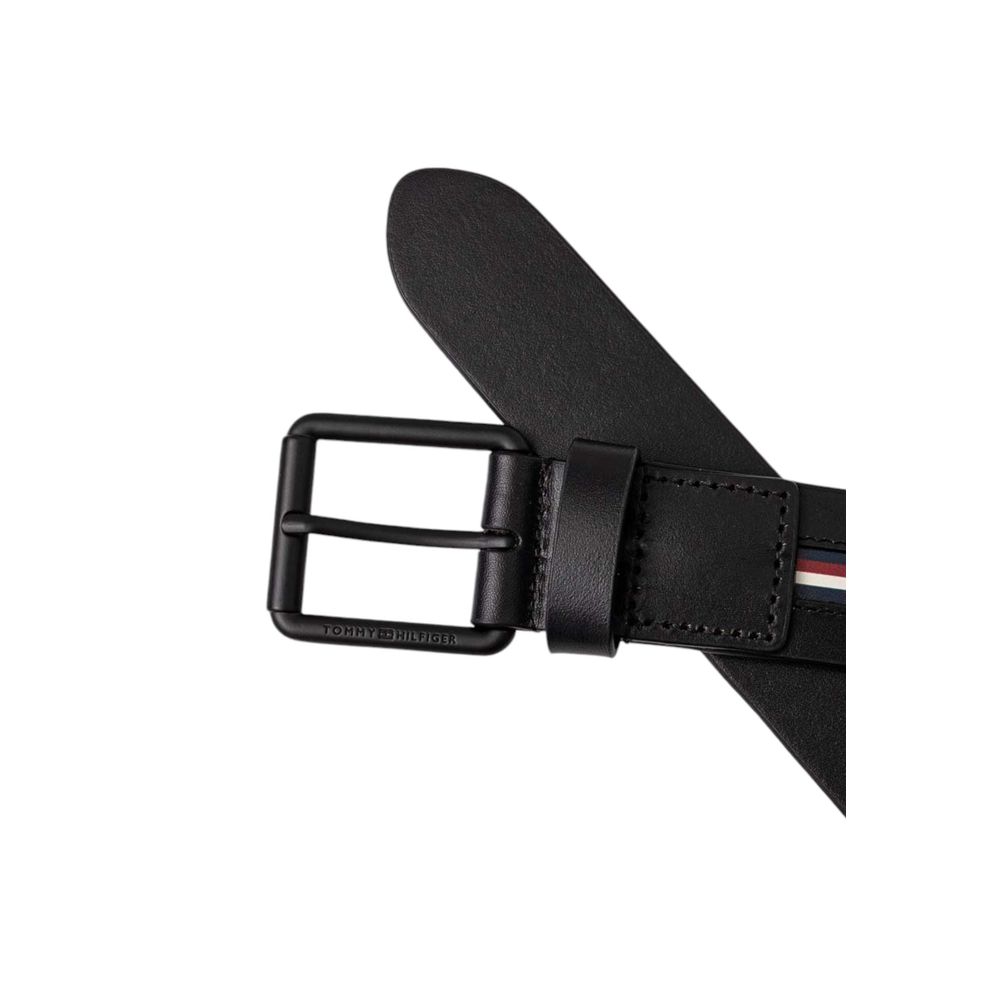 Cinturón de cuero negro