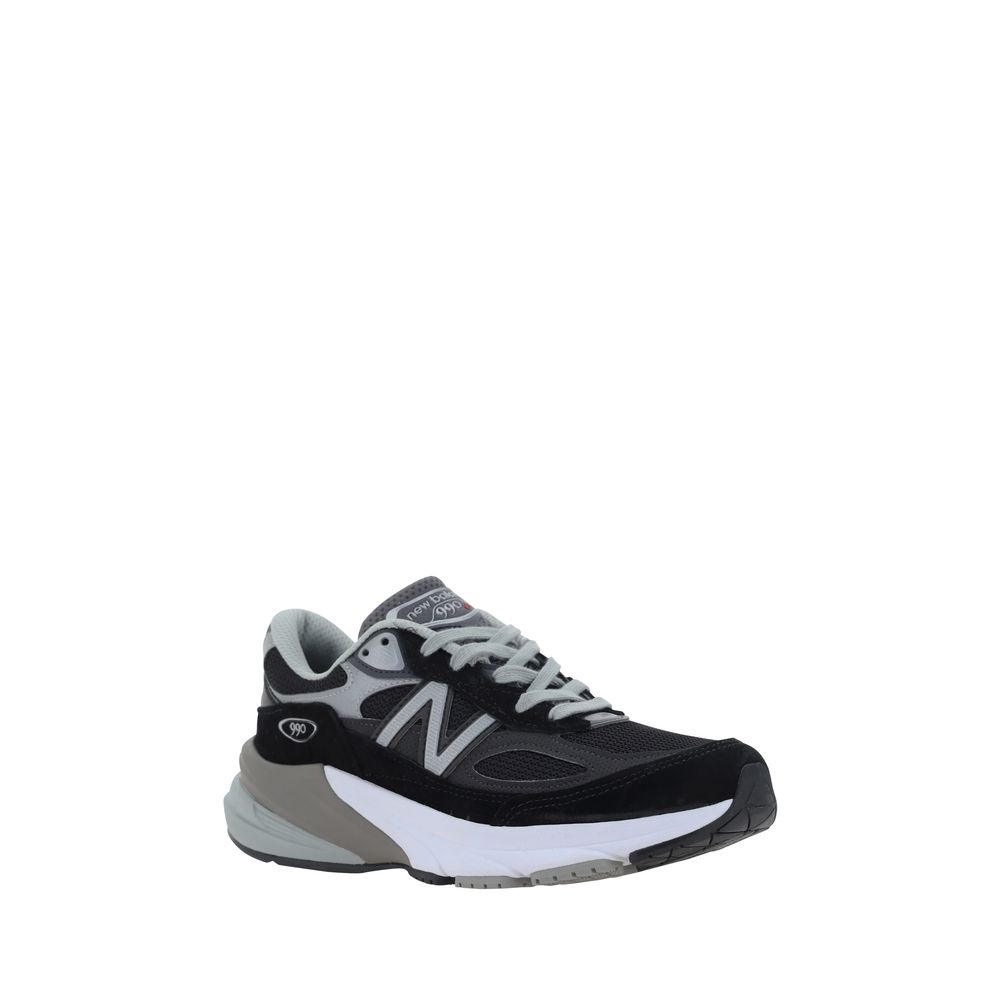 990 Sneakers