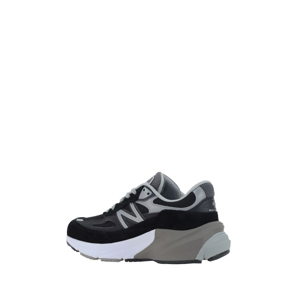 990 Sneakers
