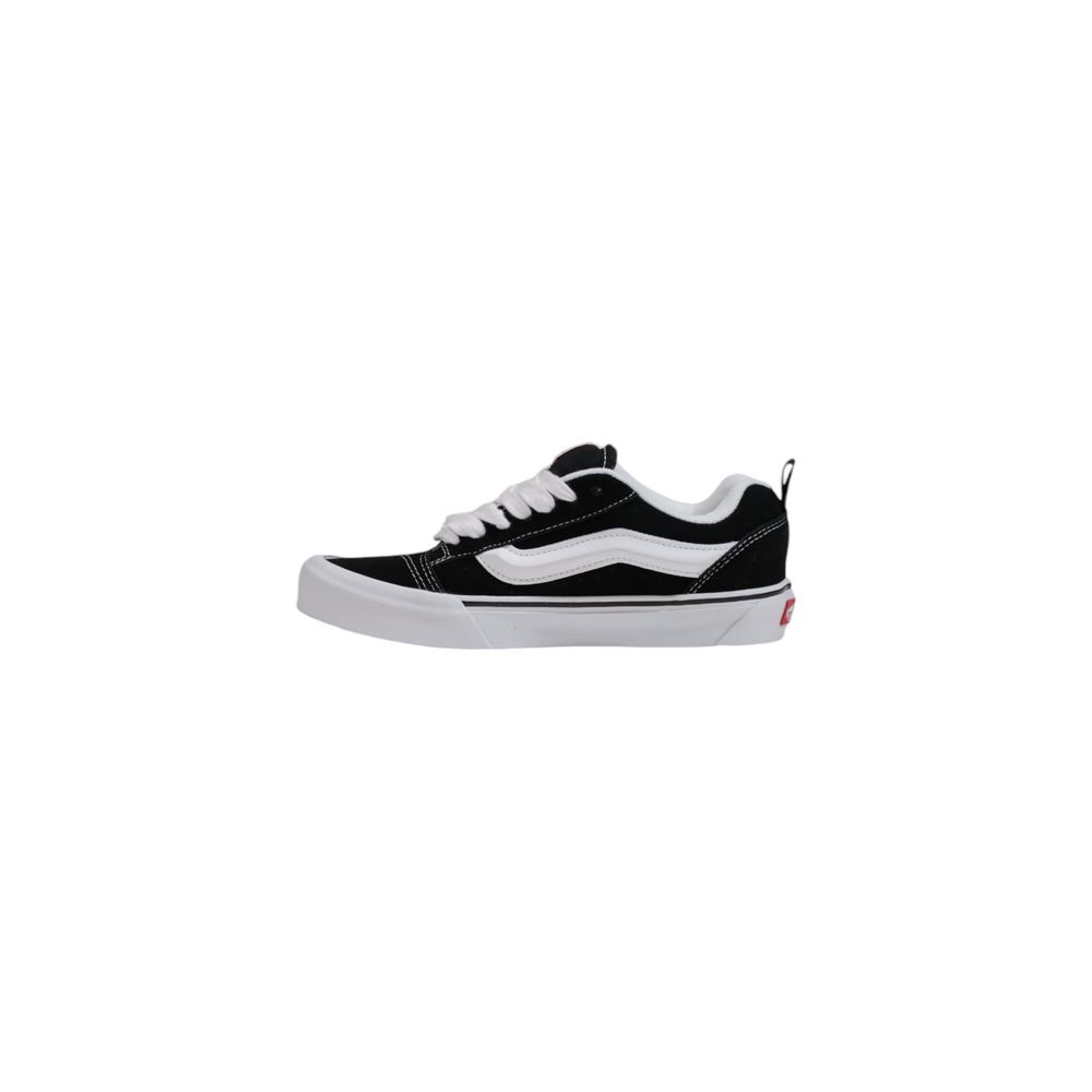 Sneaker de piel en blanco y negro