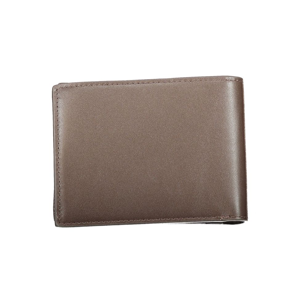 Cartera de piel marrón