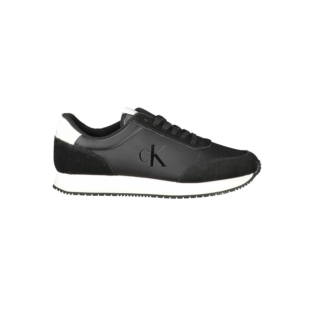 Zapatilla de poliéster negra
