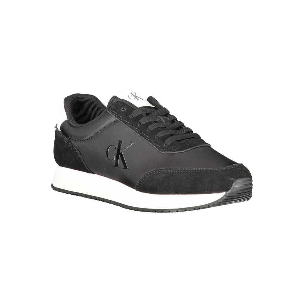 Zapatilla de poliéster negra