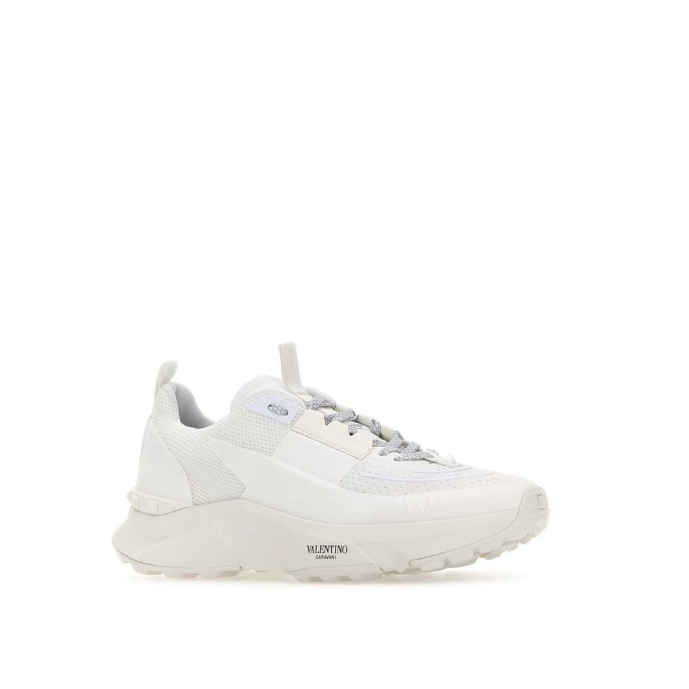 True Act Sneakers