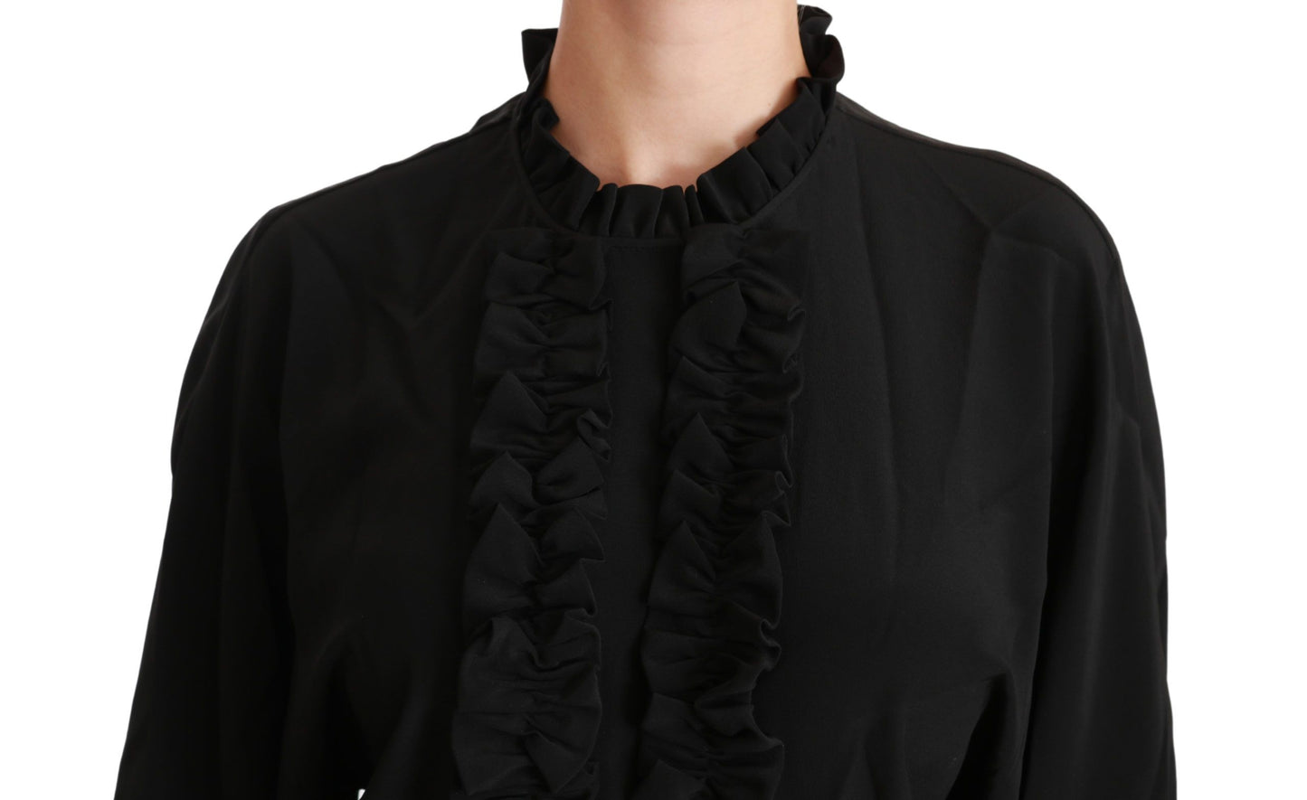 Elegante blusa de seda negra de manga corta