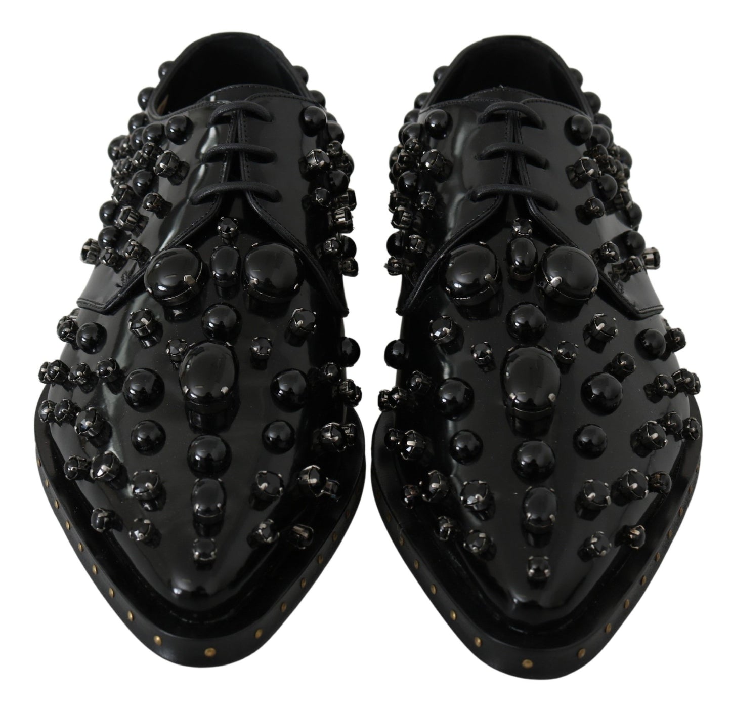 Elegantes zapatos de vestir de piel con cristales negros