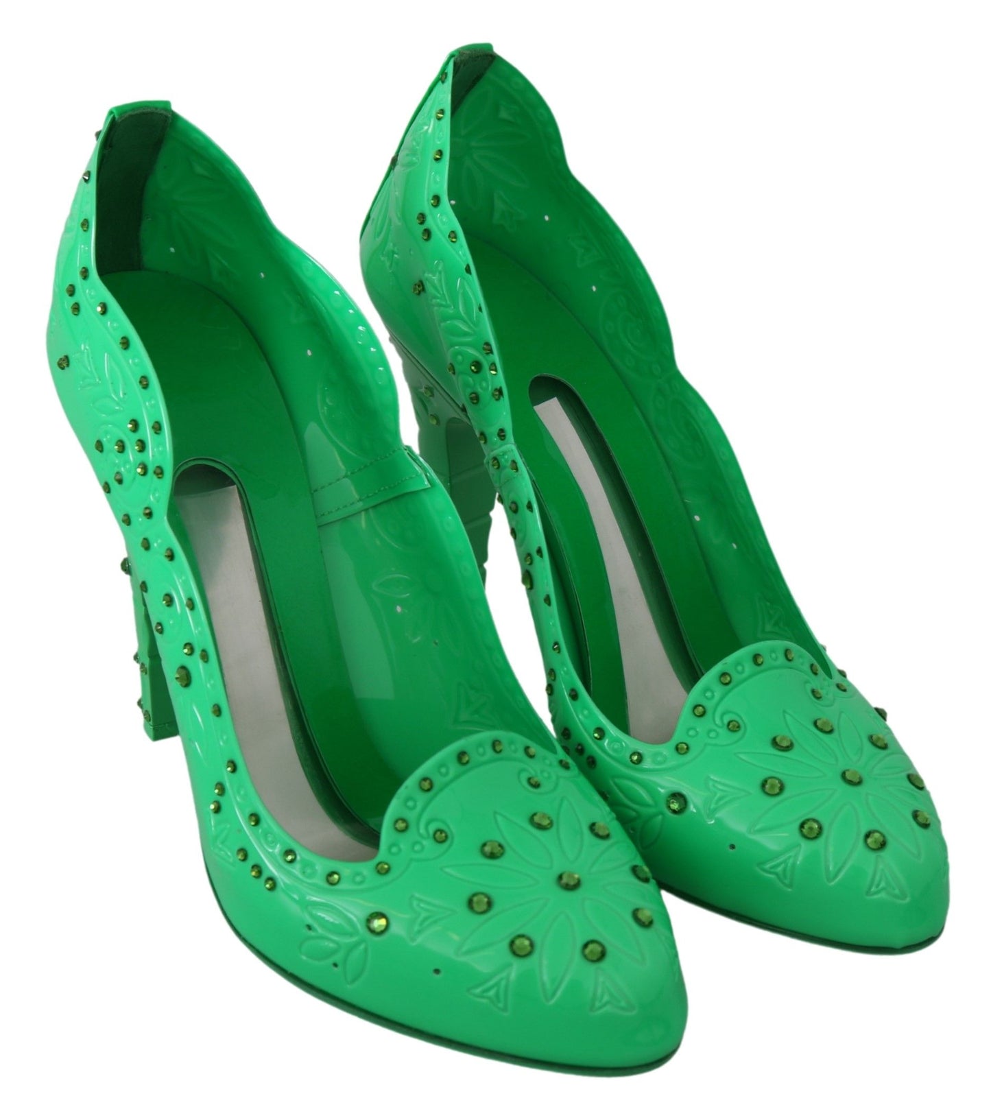 Encantadores zapatos de tacón de cristal de Cenicienta en verde exuberante