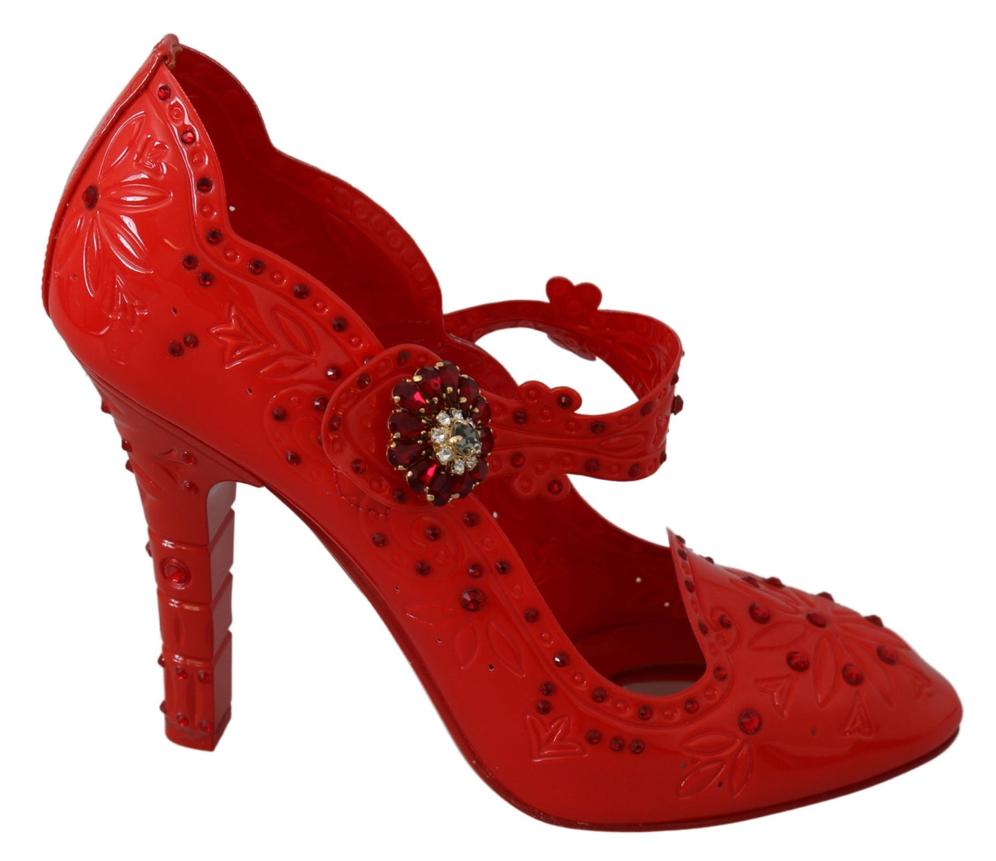 Elegantes tacones de Cenicienta con cristales rojos