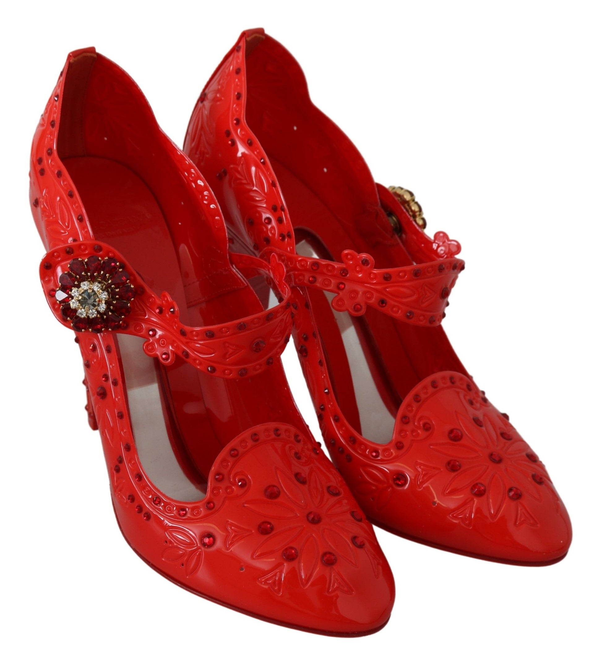 Elegantes tacones de Cenicienta con cristales rojos