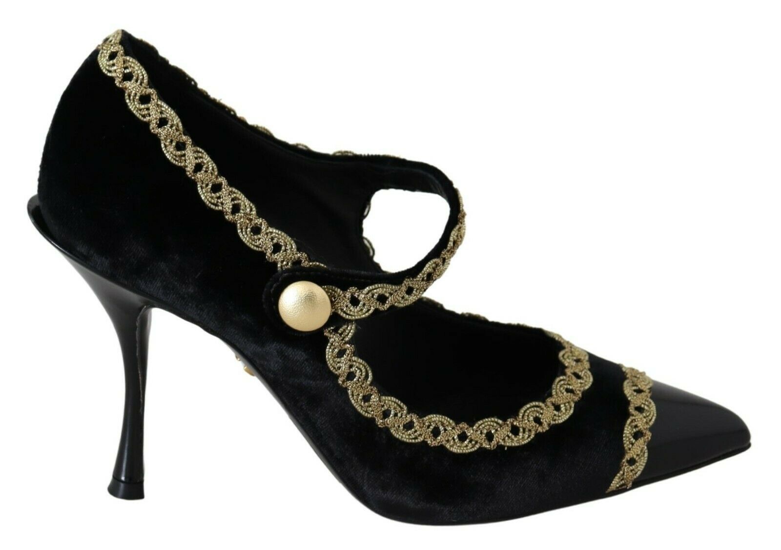 Elegantes zapatos de salón de terciopelo negro con bordado dorado