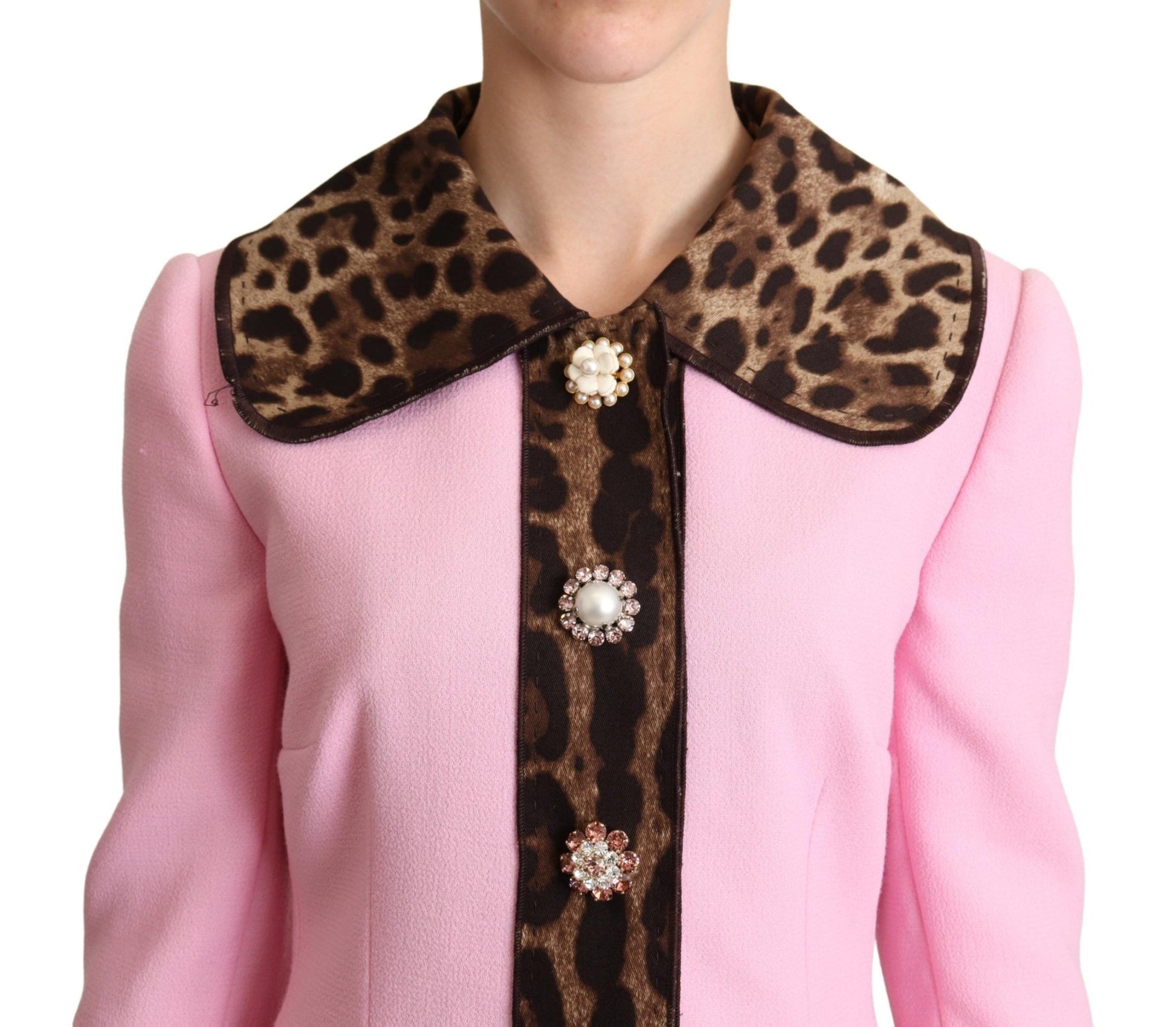 Elegante gabardina de leopardo rosa con botones de cristal