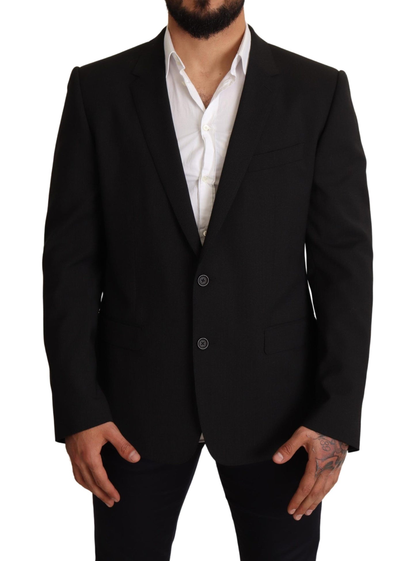 Elegante chaqueta blazer tipo martini de corte entallado