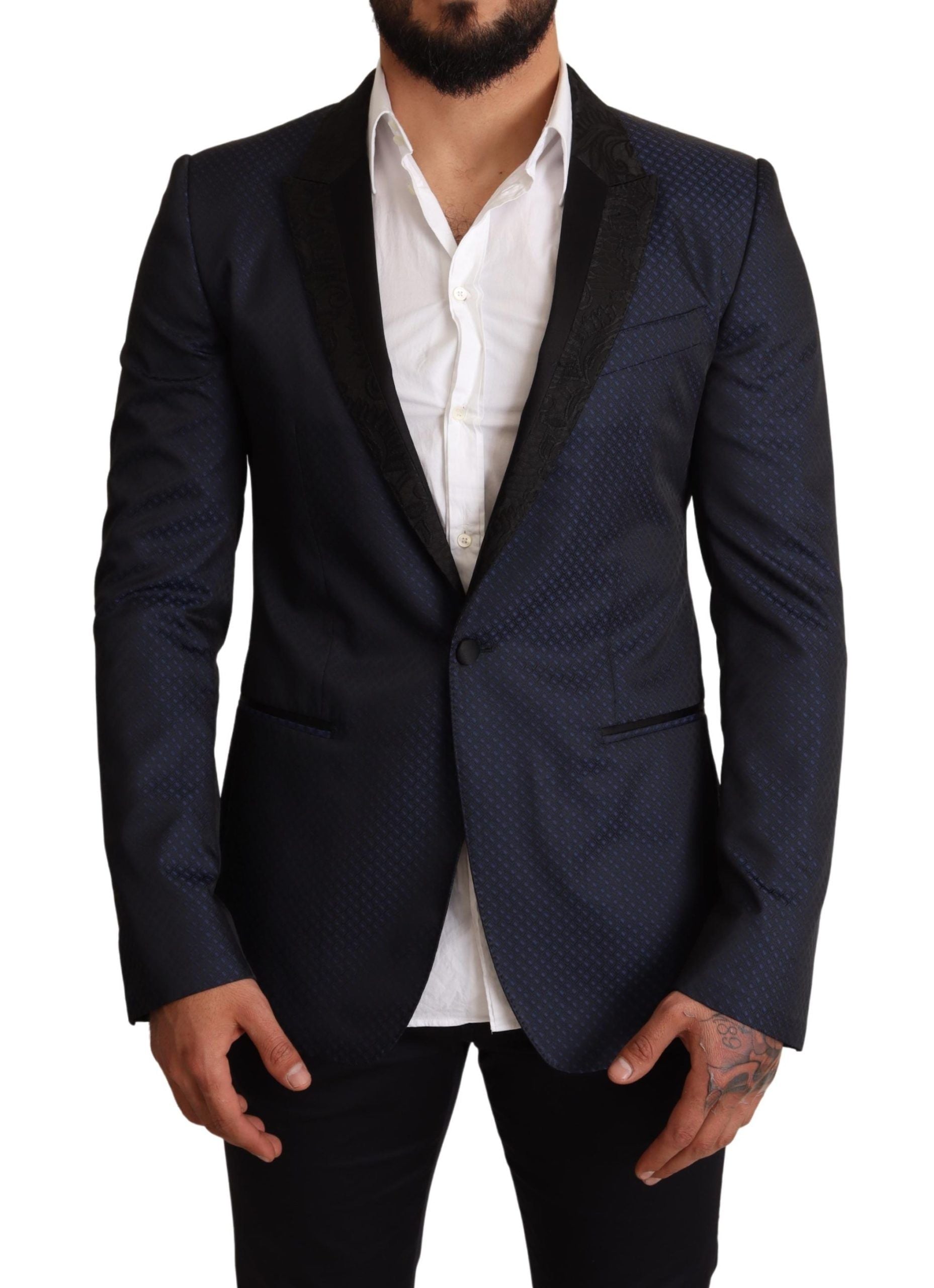 Elegante blazer azul ajustado con diseño de martini