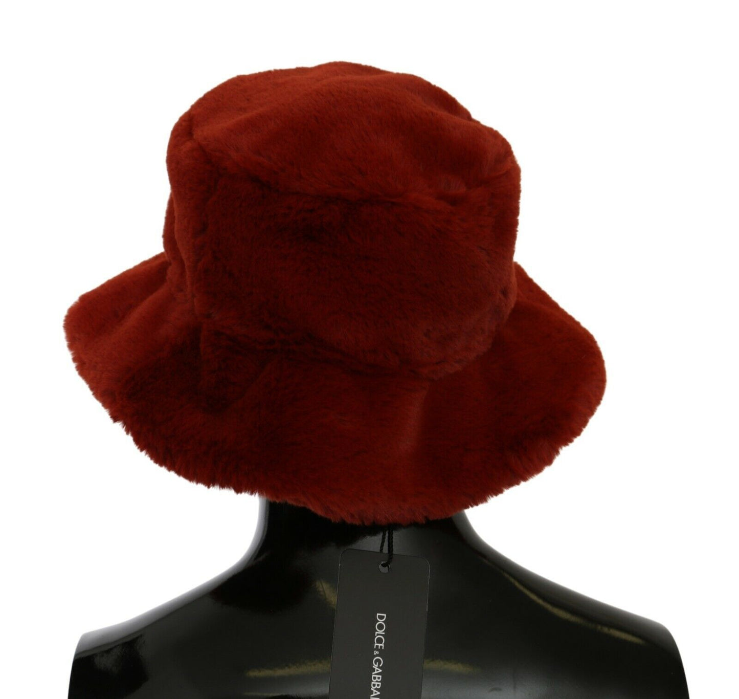 Elegante gorra roja con detalle de logotipo