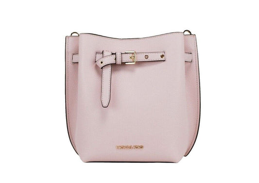 Emilia Small Powder Blush Bolso mensajero de piel granulada con forma de cubo