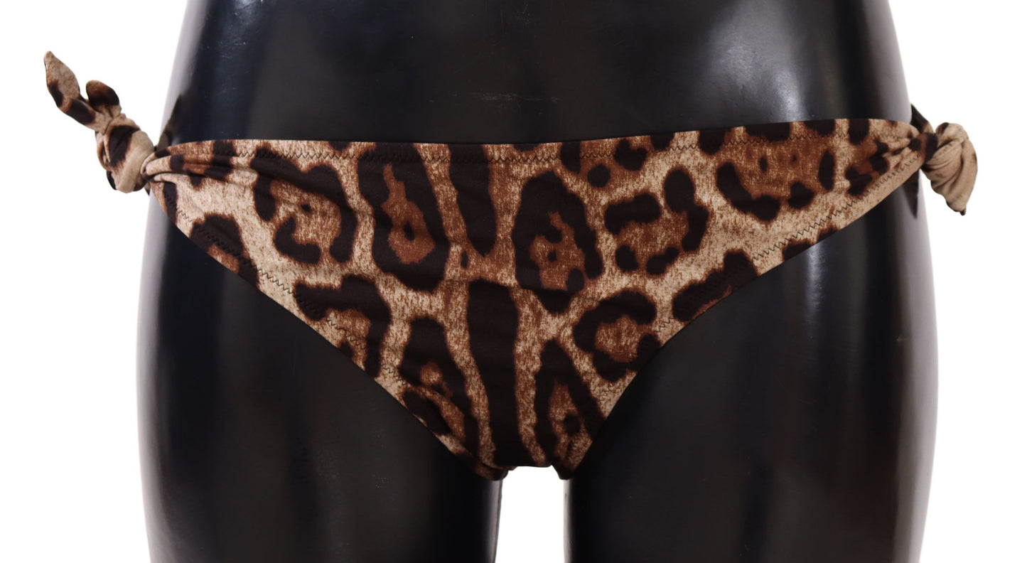 Elegante braguita de bikini con estampado de leopardo