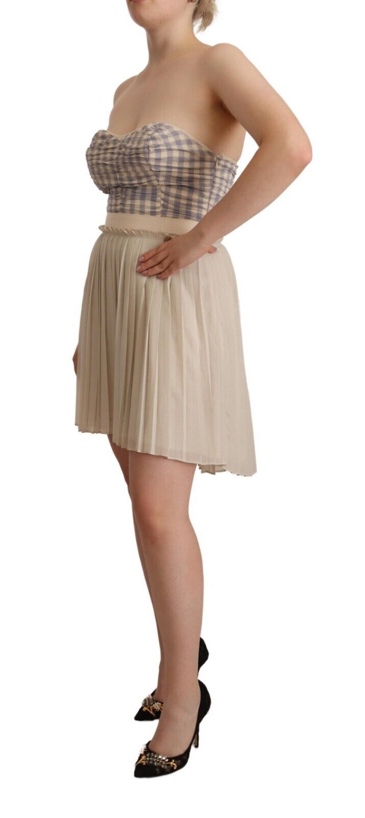 Elegante vestido beige sin tirantes y corte A