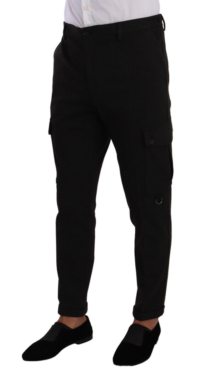 Pantalones cargo ajustados y elegantes en negro atemporal