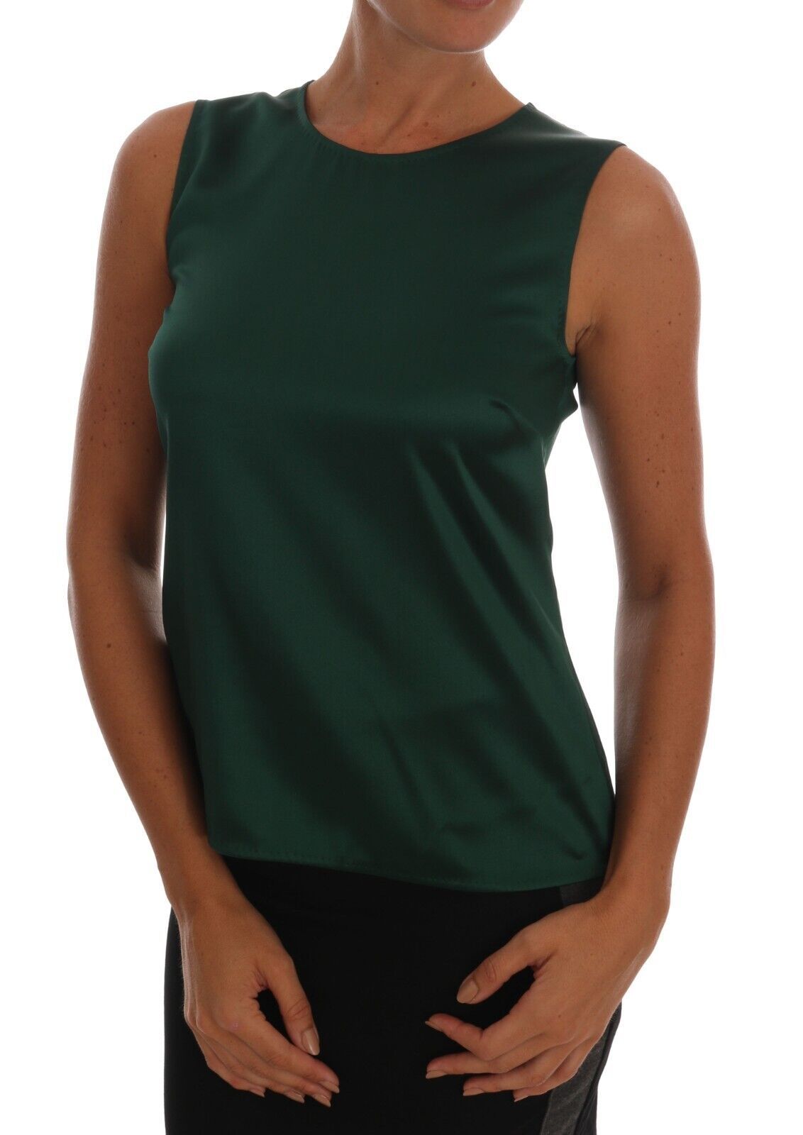 Blusa de seda sin mangas en color verde oscuro