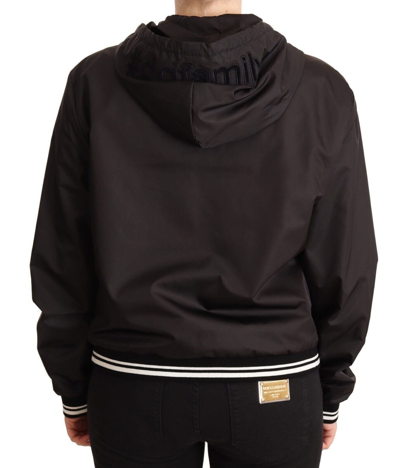 Elegante chaqueta bomber negra con capucha