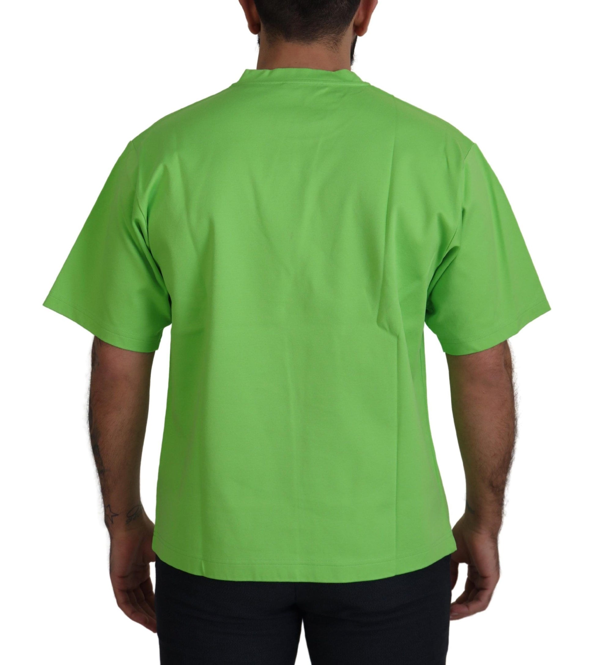 Camiseta elegante de manga corta con cuello redondo y color verde