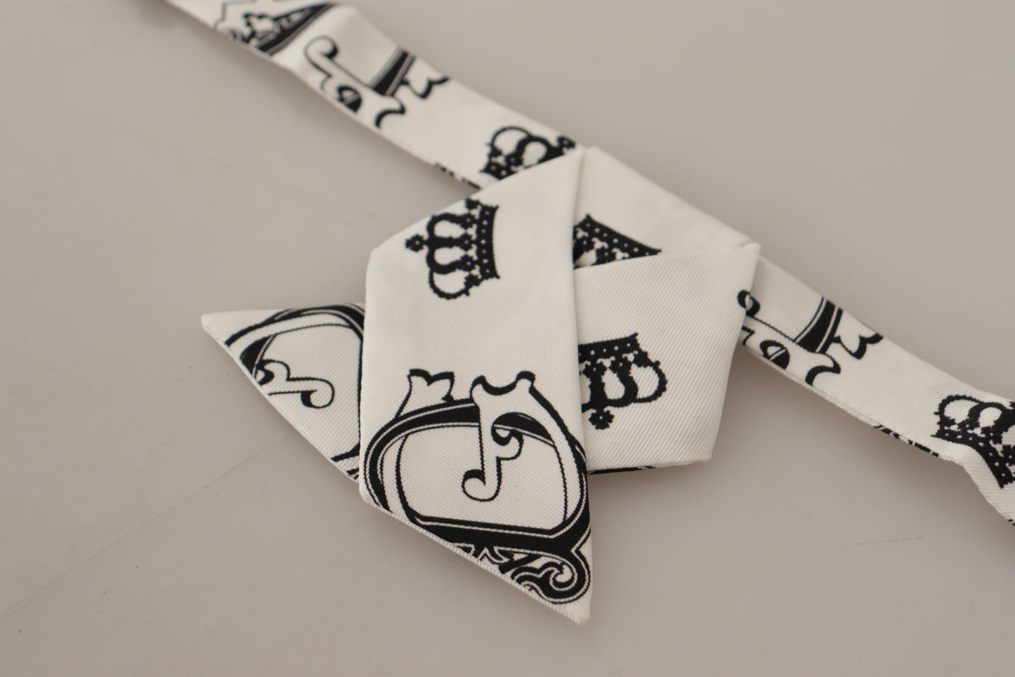 Elegant Silk Crown-Patterned Bow Tie