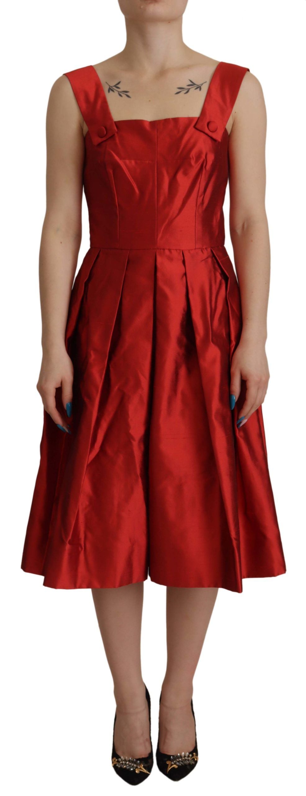 Vestido midi en A de seda rojo radiante