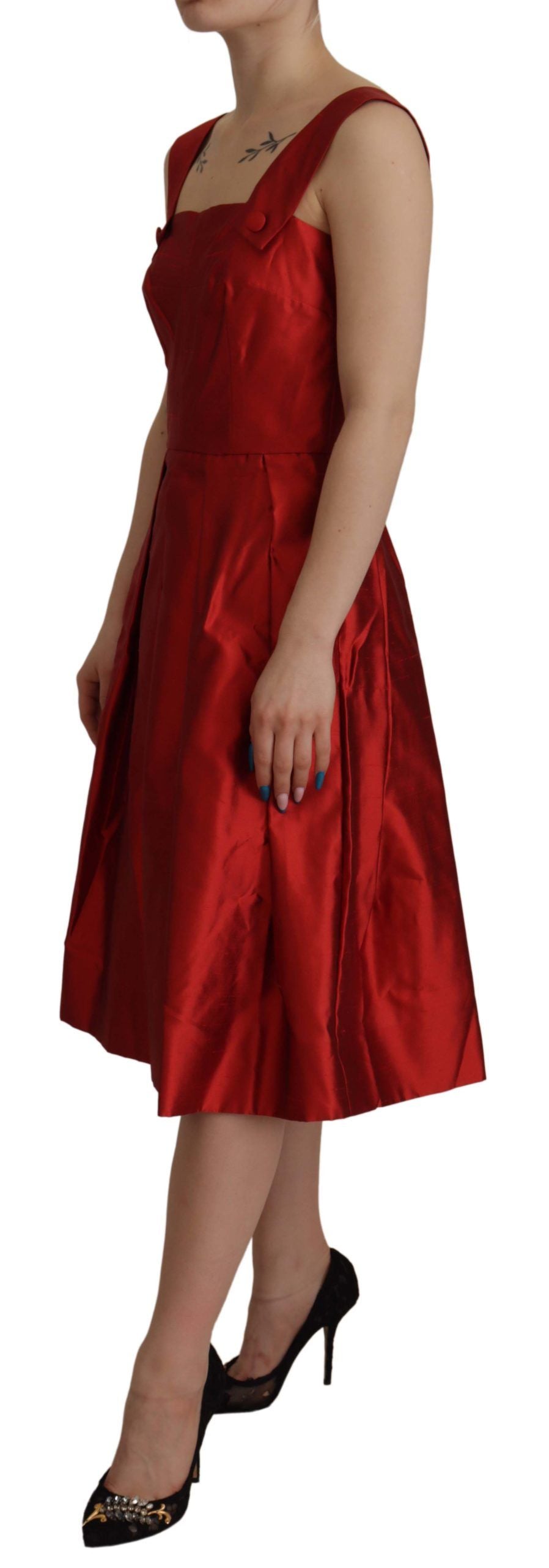 Vestido midi en A de seda rojo radiante