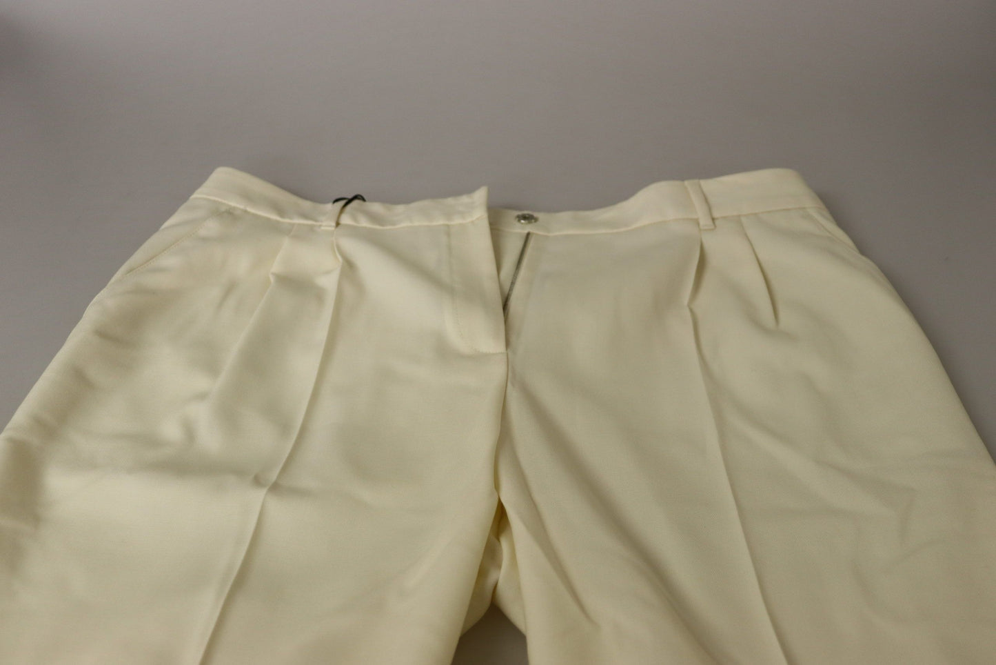 Elegantes pantalones de lana marfil de talle alto