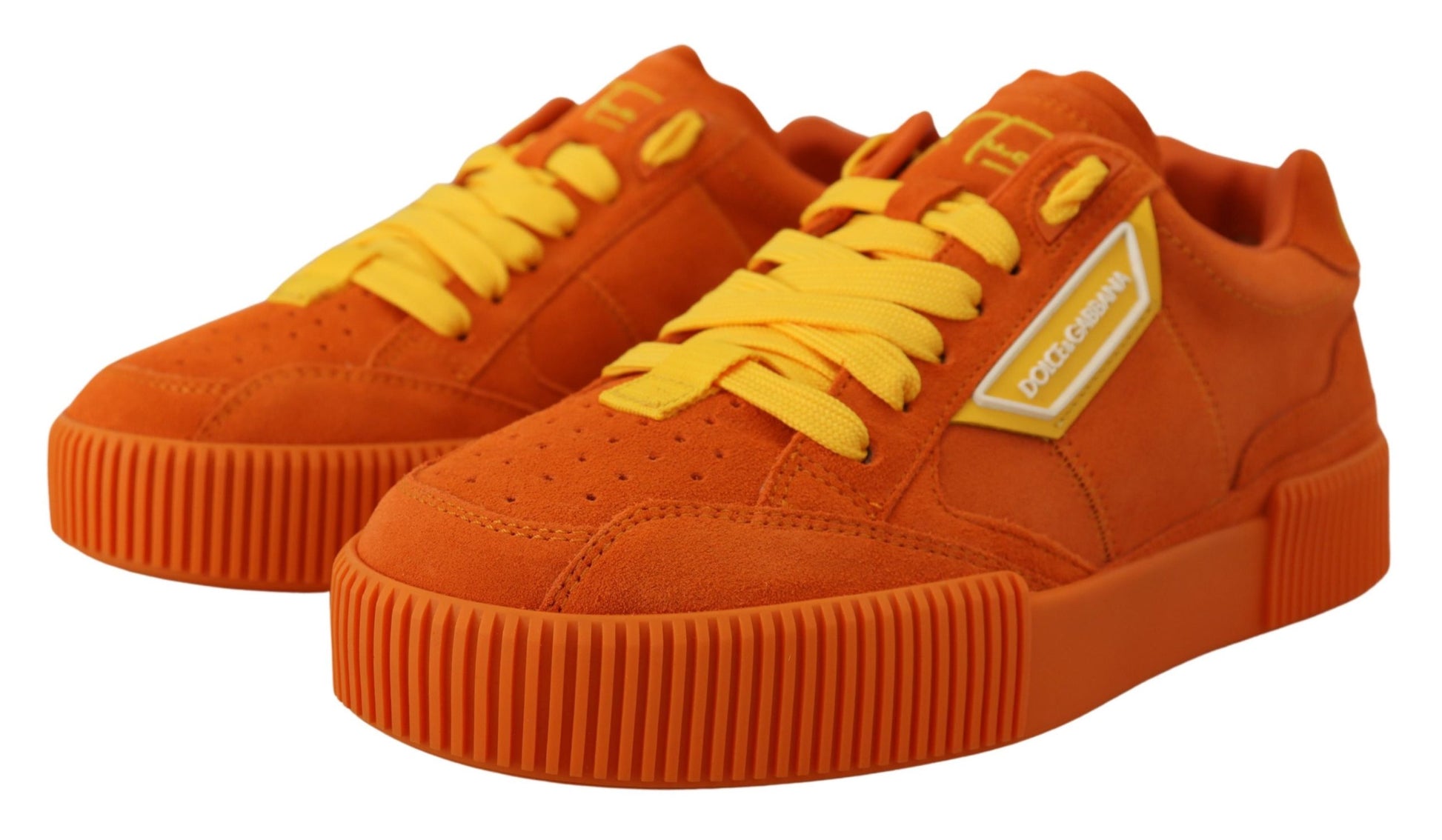 Zapatillas elegantes de ante color naranja con cordones