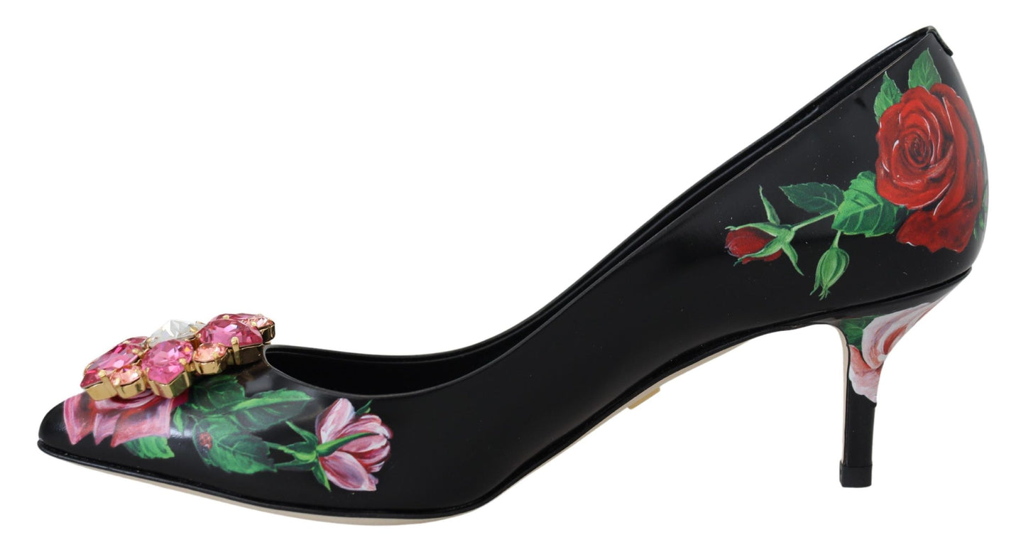 Elegantes zapatos de tacón con cristales y flores