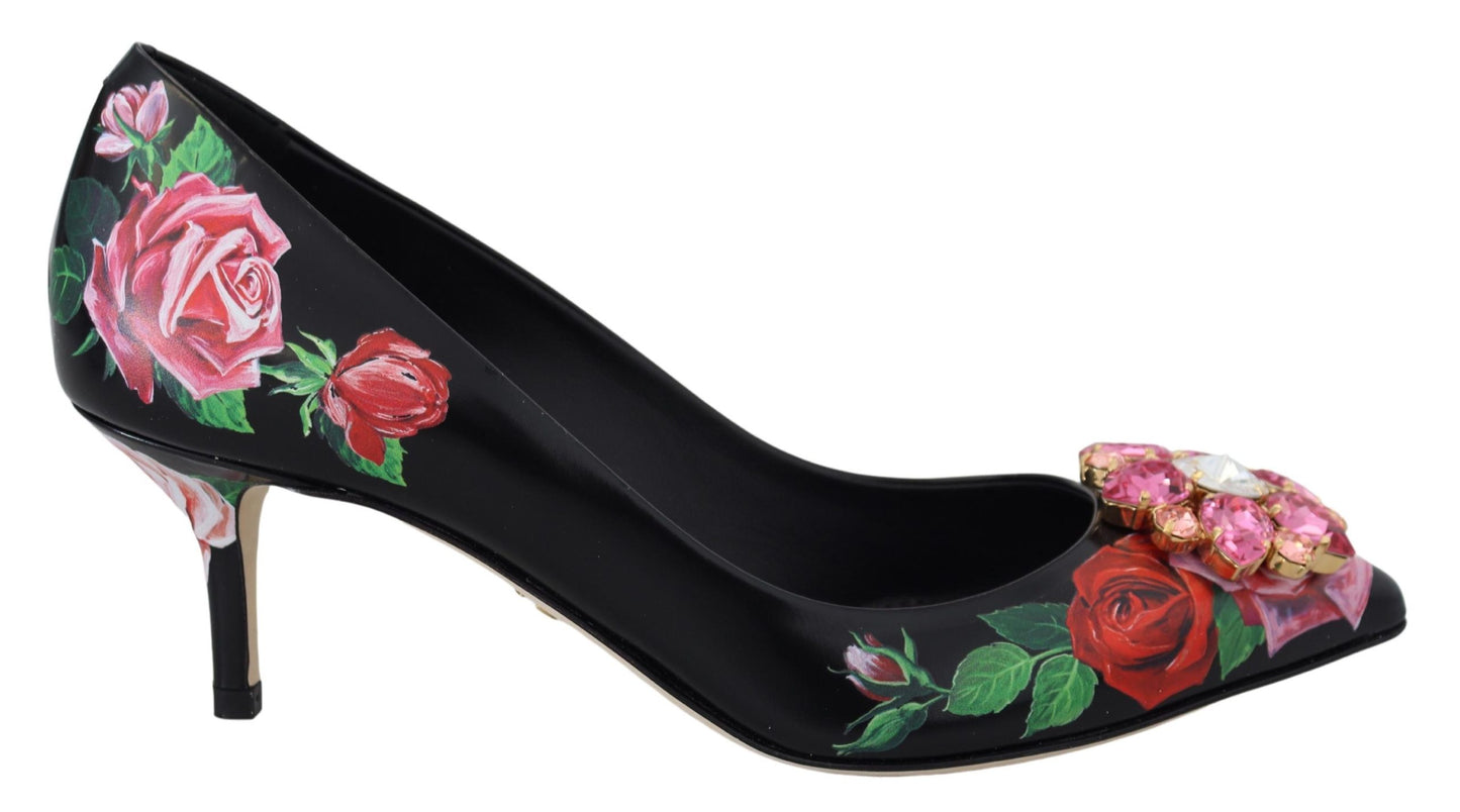 Elegantes zapatos de tacón con cristales y flores