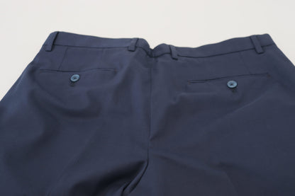 Elegantes pantalones cortos chinos azules