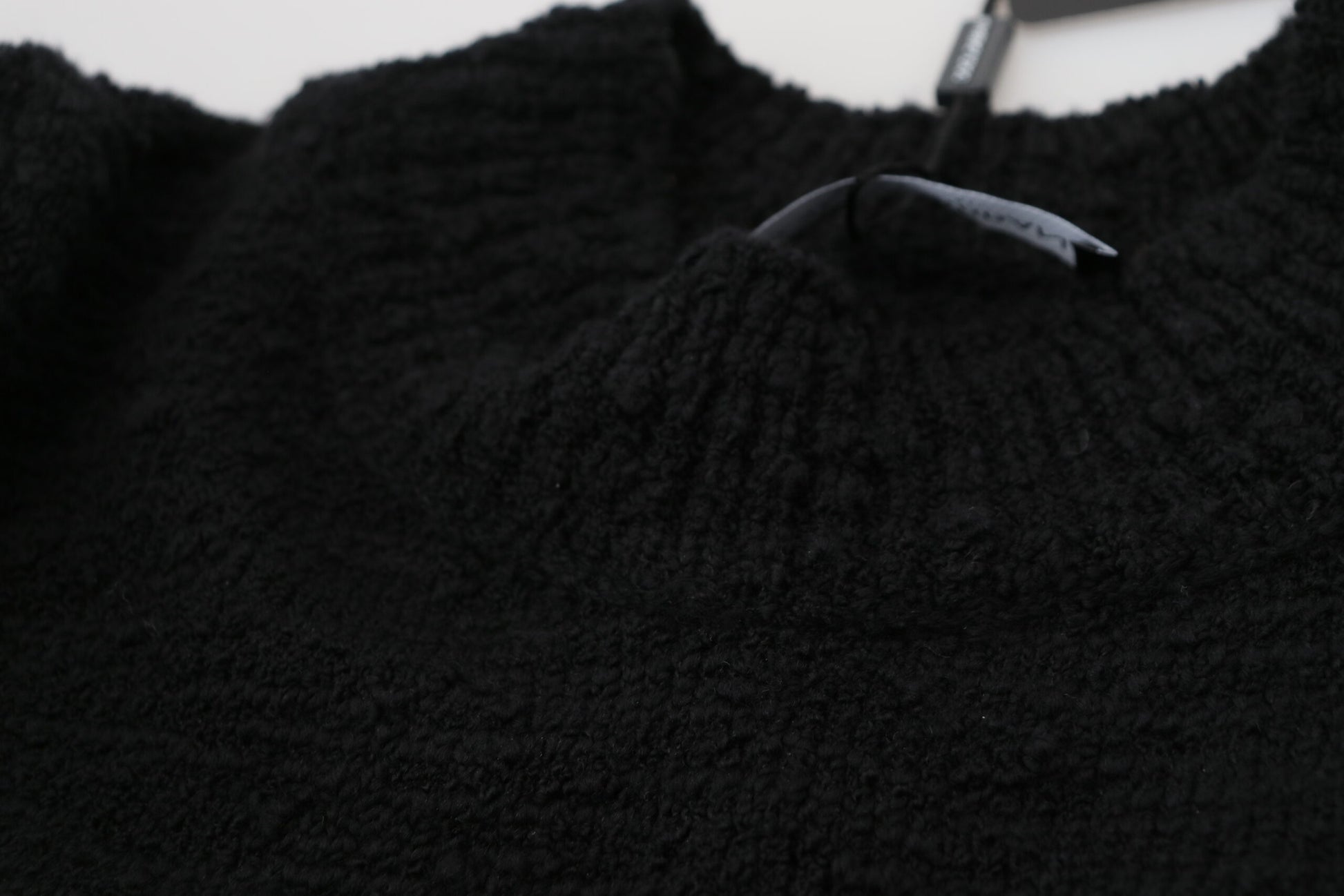 Elegant Virgin Wool Pullover Sweater