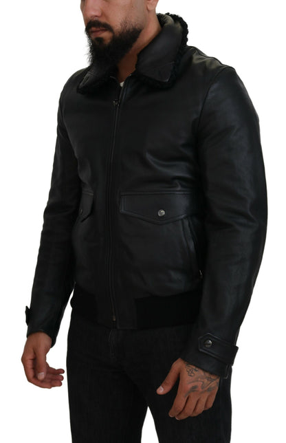 Chaqueta elegante de cuero negro con forro de seda