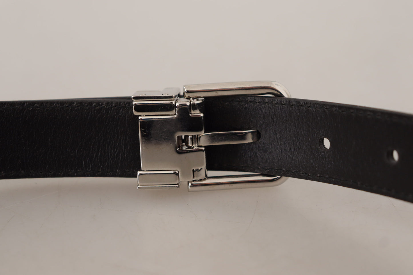 Sleek Black Leather Belt with Metal Buckle