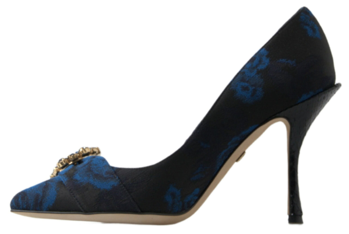 Elegantes zapatos de tacón adornados con cristales azules