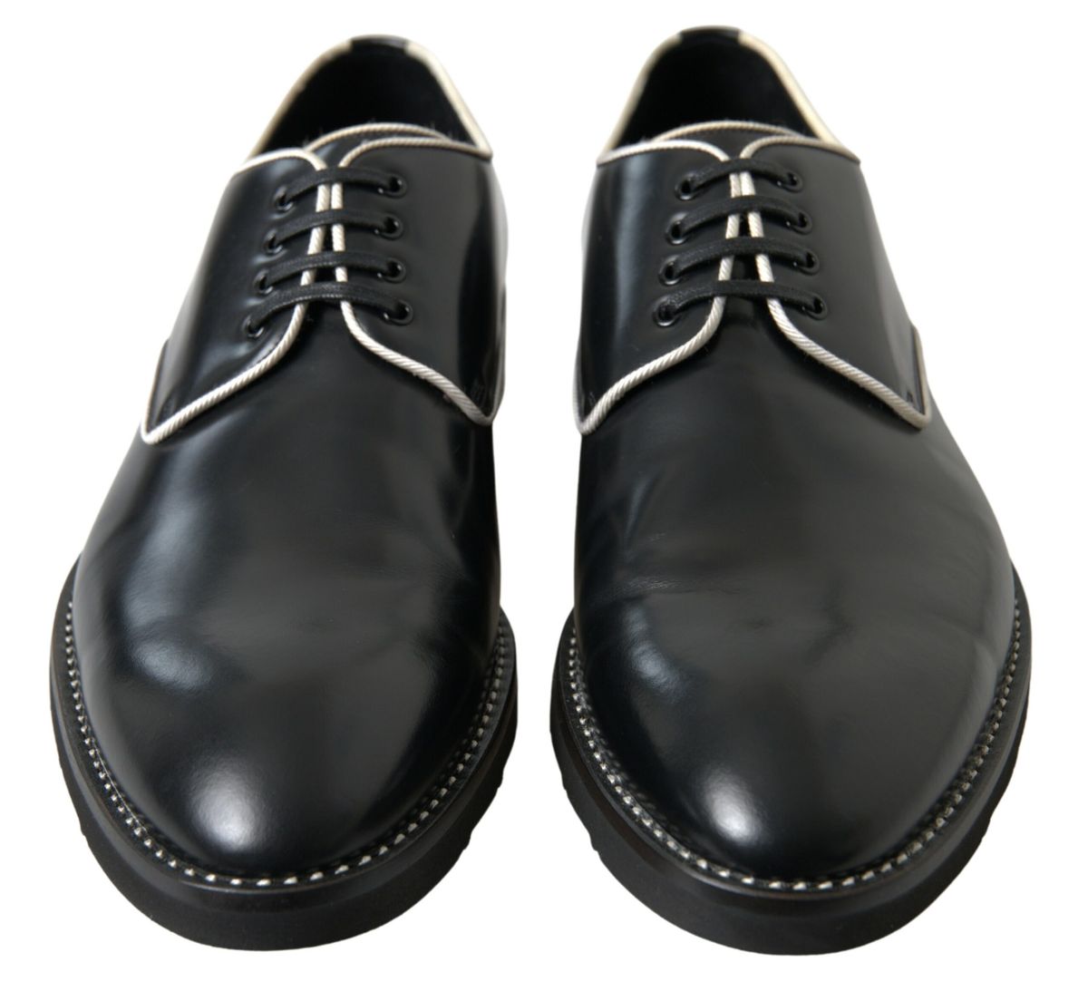 Zapatos formales elegantes en blanco y negro para hombre