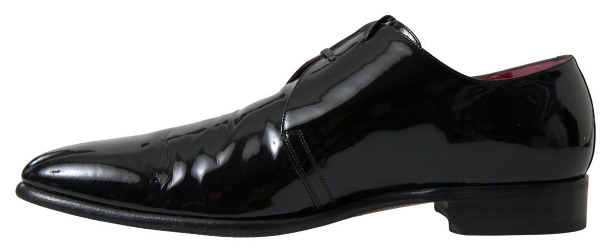 Zapatos formales elegantes de charol negro para hombre