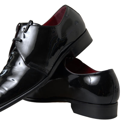 Zapatos formales elegantes de charol negro para hombre