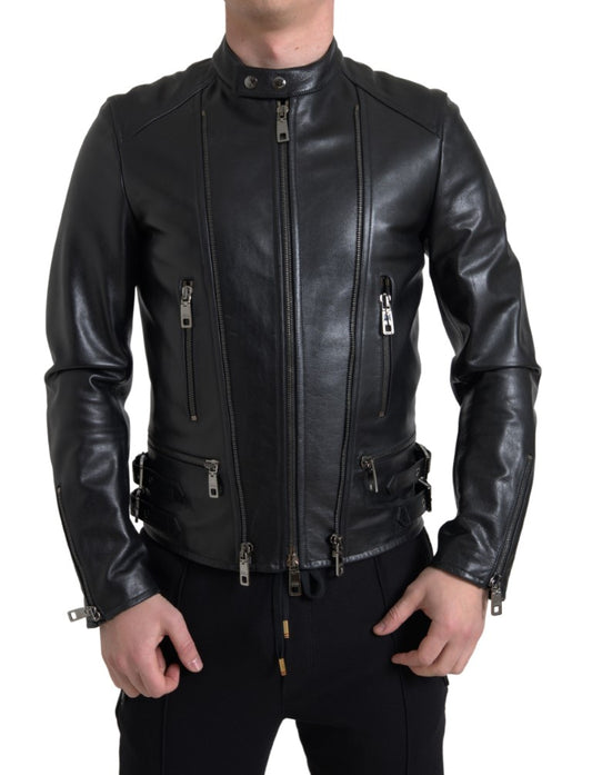 Chaqueta de motociclista elegante de cuero negro