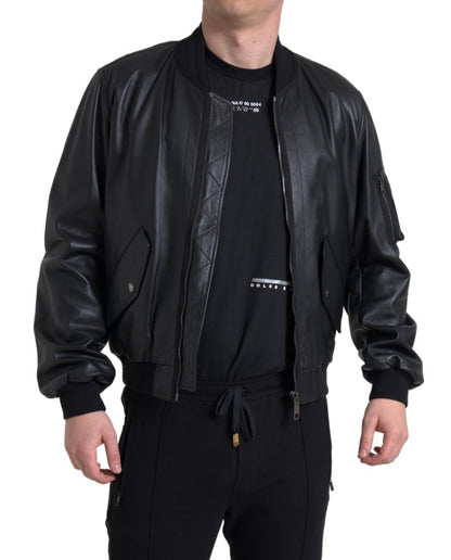 Elegante chaqueta bomber de cuero negra