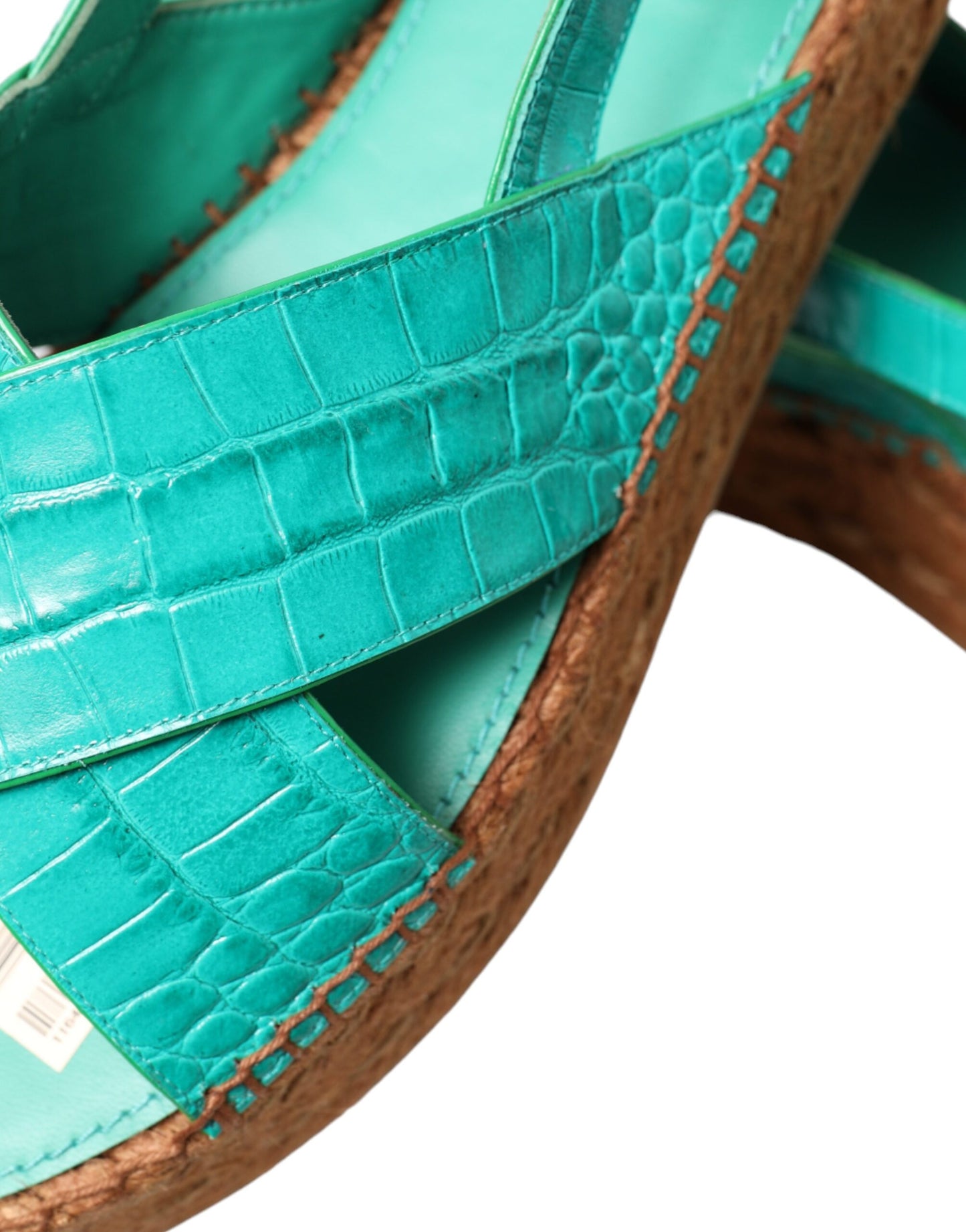 Elegantes sandalias de plataforma con alpargatas verdes