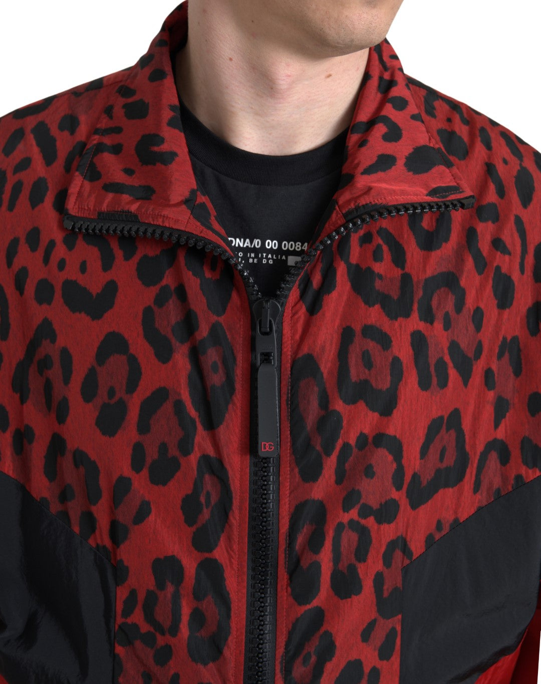 Chaqueta tipo suéter con cremallera y estampado de leopardo rojo