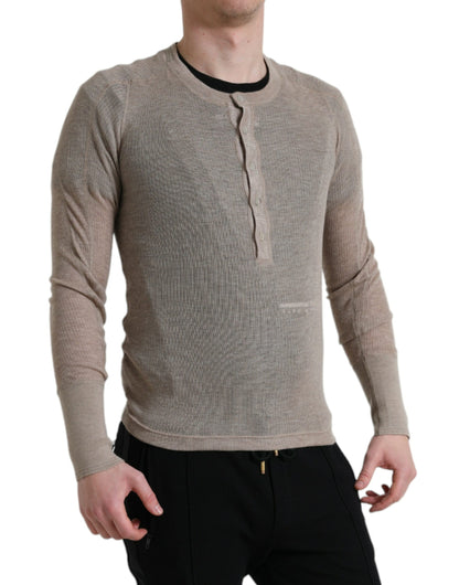 Elegante suéter de cachemira color beige con cuello henley