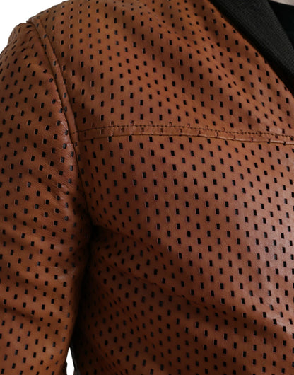 Elegante chaqueta bomber de cuero perforado