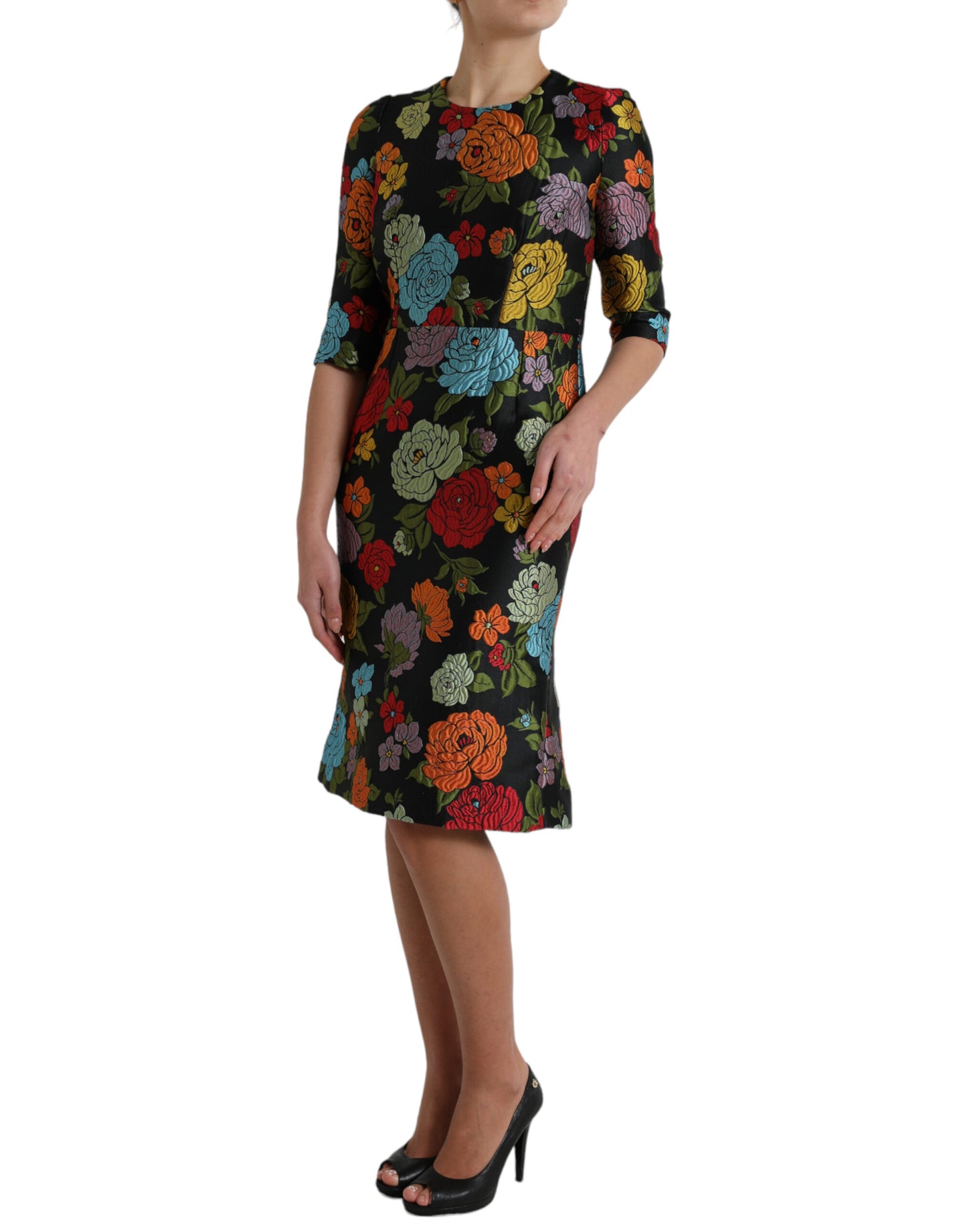 Elegante vestido lápiz con bordado floral