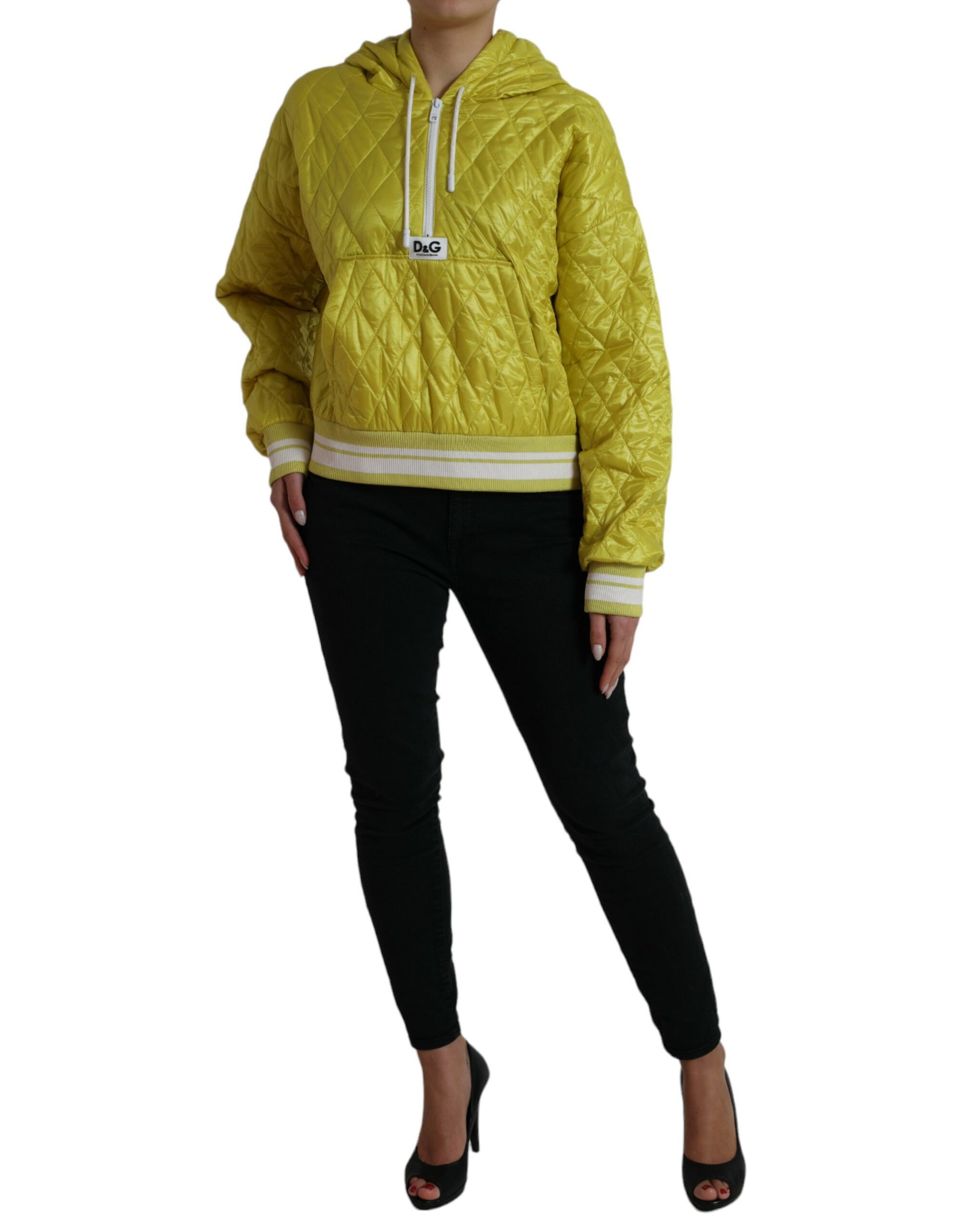 Chaqueta con capucha de color amarillo radiante